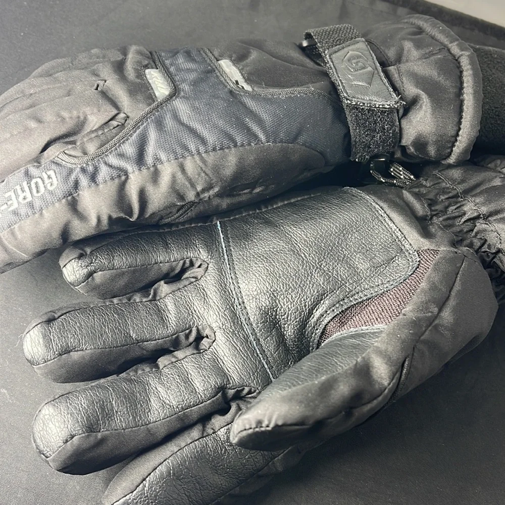 Kombi Gore-Tex Gloves Women’s size Medium